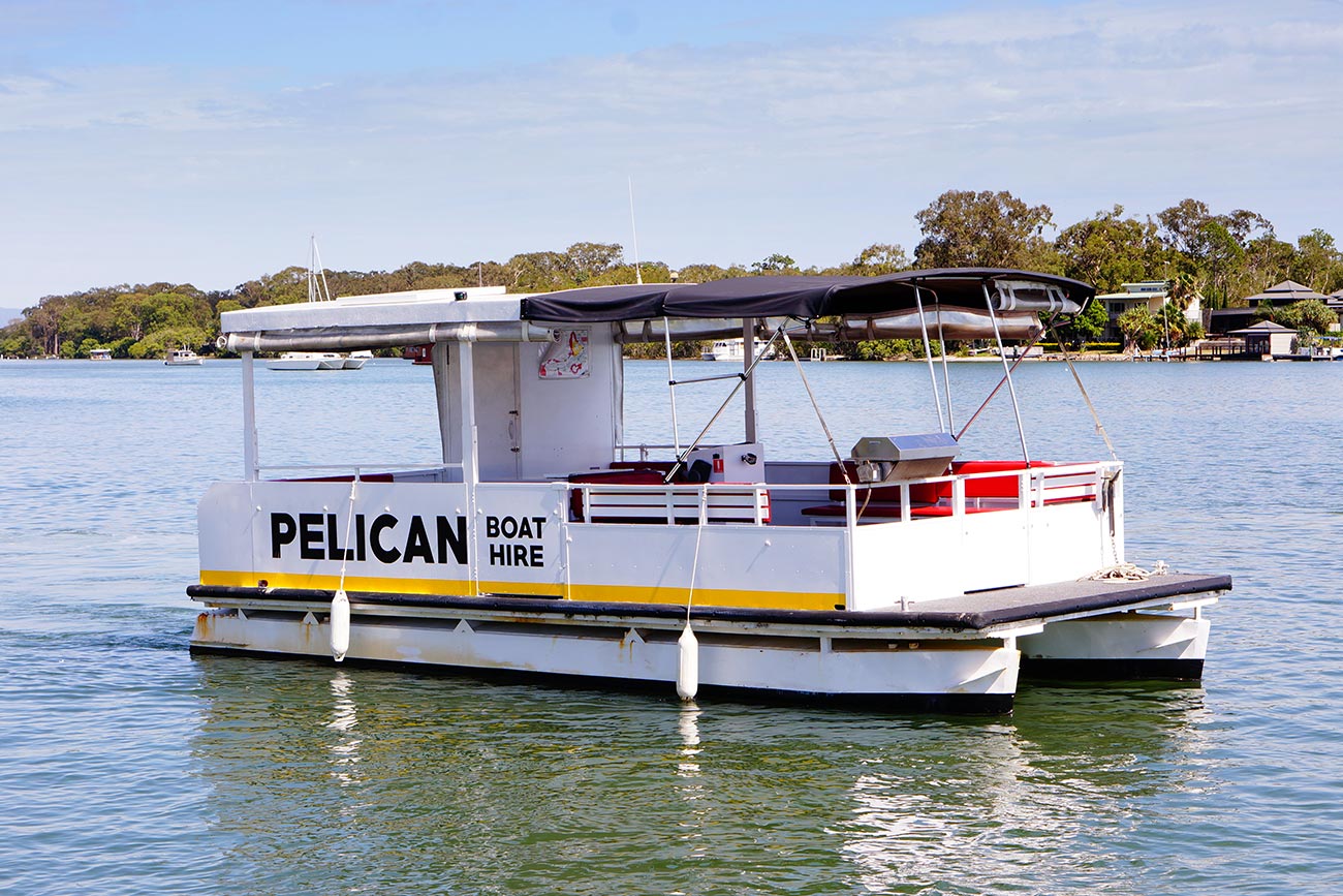 BBQ Pontoon Huge 21 People Pelican Boat Hire