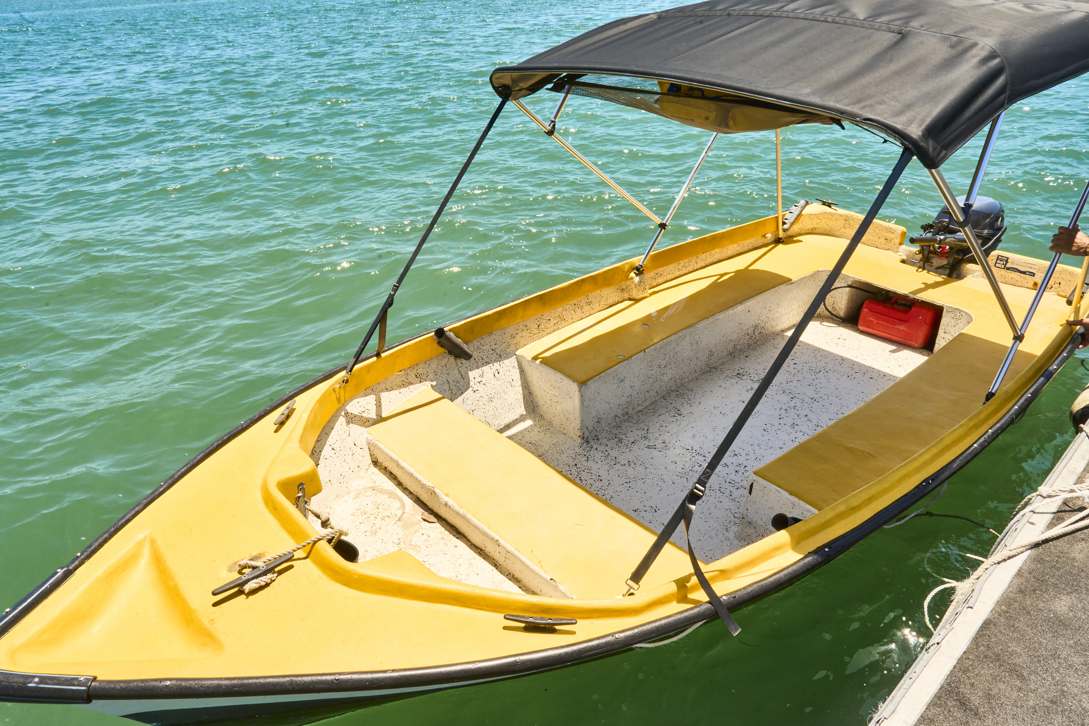 Runabout / Dinghy 6 People - Pelican Boat Hire